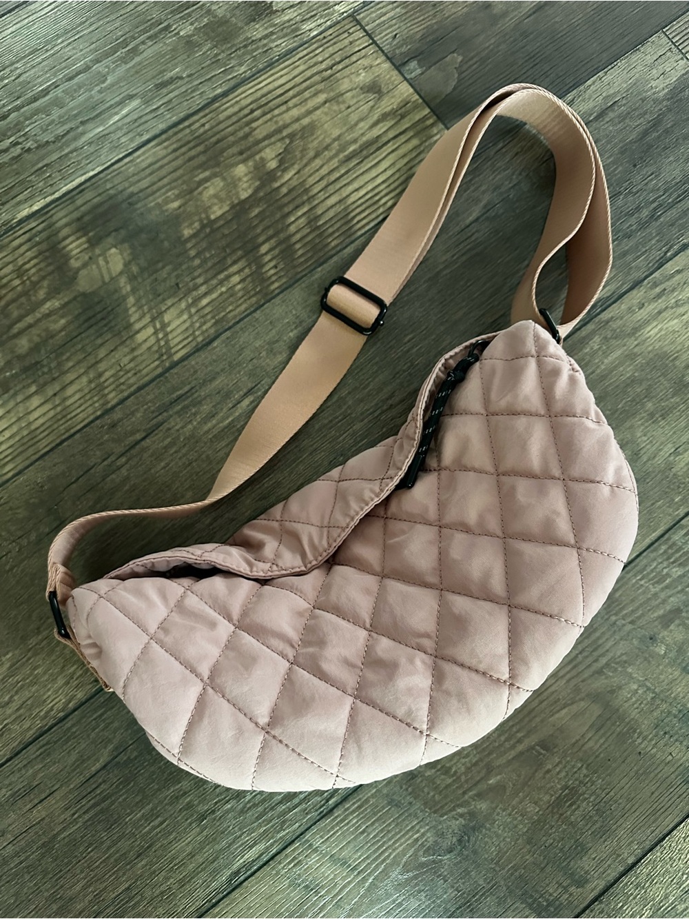 Street Level Quilted Crescent Crossbody Bag in Light Pink